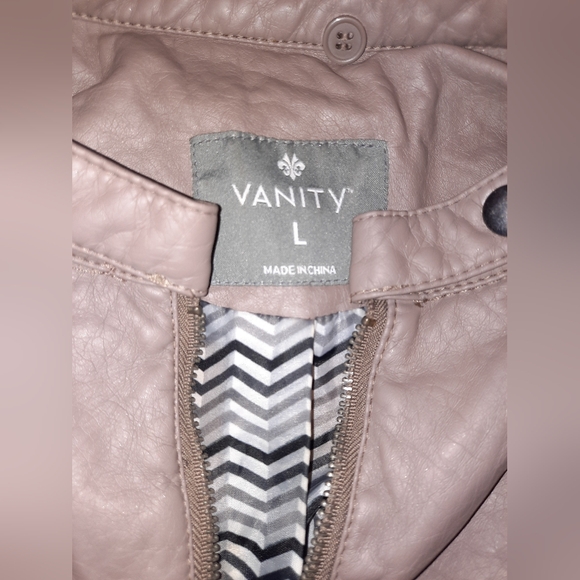 Vanity women’s taupe Faux Leather Jacket size large excellent used condition - Picture 5 of 10